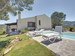 Belvilla by OYO Luxurious Villa With Private Pool