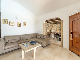 Luxe Cote Stay- Elegant Villa