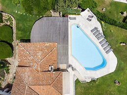 Luxe Cote Stay- Elegant Villa