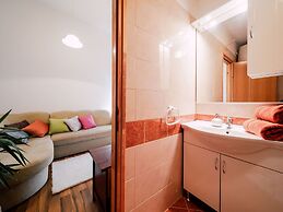 Charming 2-bed Apartment