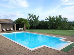 Orte Villa for 8 With Parking