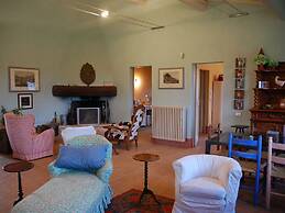 Orte Villa for 8 With Parking