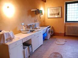Orte Villa for 8 With Parking