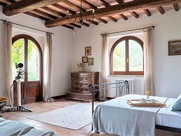 Villa in Umbria With Private Pool and Valley Views