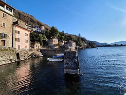 Apartment by Lake Como With Scenic Views