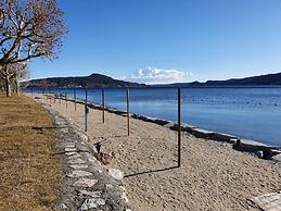 Pleasant Apartment by the Lake