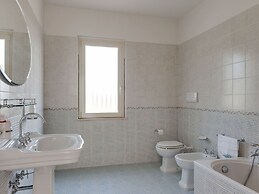 Belvilla by OYO Villa Intera 12 Pax