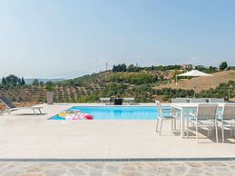 Belvilla by OYO Villa Intera 12 Pax