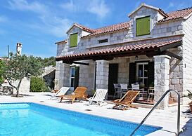 Villa Kate - Three Bedroom Villa