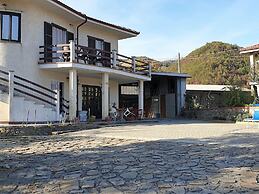 Vesime Villa With Garden