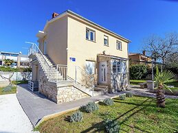 Apartment With Terrace and Pet-friendly