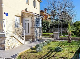 Apartment With Terrace and Pet-friendly