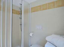 Apartment by Lake Como Near Spiaggia di Dervio