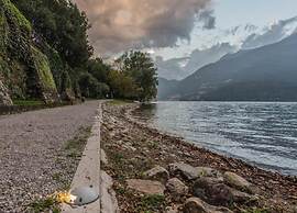 Apartment by Lake Como Near Spiaggia di Dervio