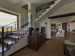 Classic Villa for Family With Pets