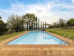 Classic Villa for Family With Pets