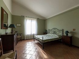 Classic Villa for Family With Pets