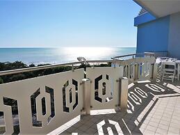 2-bedroom Apartment Near Beach