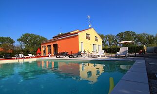 Venetian Villa With Pool and Sauna