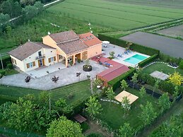 Lagoonside Elegance With Sauna