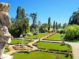 Villa in Venice With Private Pool & Park