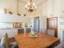 Villa in Venice With Private Pool & Park