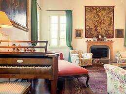 Villa in Venice With Private Pool & Park