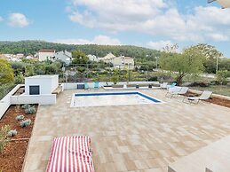 Holiday Home in Bilice With Pool