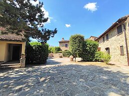 Villa in Tuscany With Pool and Hot Tub