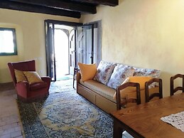 Independent Apartment With Pool