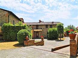 Tuscan Retreat With Pool