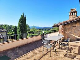 Tranquil Tuscan Stay With Pool