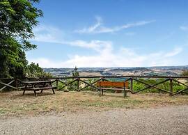 Tranquil Tuscan Stay With Pool
