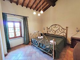 Tranquil Tuscan Stay With Pool