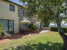 Countryside Home With Private Terrace