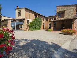 Countryside Home With Private Terrace