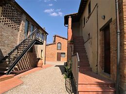 Apartment in Castelfiorentino With Pool