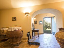 Apartment in Castelfiorentino With Pool