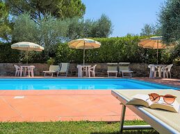 Apartment in Castelfiorentino With Pool