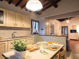Apartment in Castelfiorentino With Pool