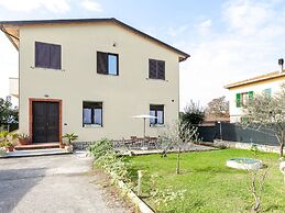 Villa in Italy With Private Garden Retreat