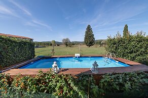 Villa in Italy With Private Garden Retreat