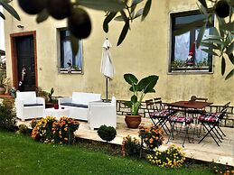 Villa in Italy With Private Garden Retreat
