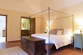 Belvilla by OYO Tasteful Villa With Bubble Bath