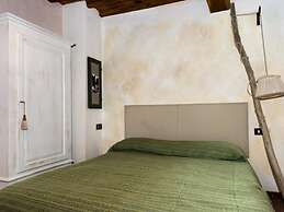 Charming Mill by Pescia River w/ Garden