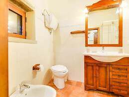 Cottage in Tuscany With Pool & Olive Groves