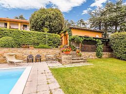 Cottage in Tuscany With Pool & Olive Groves