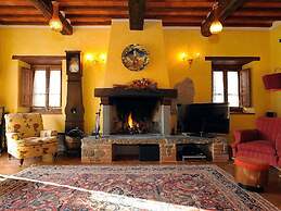 Tuscan Family Villa With Sauna