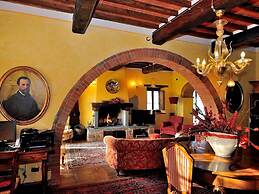 Tuscan Family Villa With Sauna
