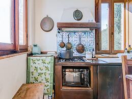 Villa in Cortona With Pool